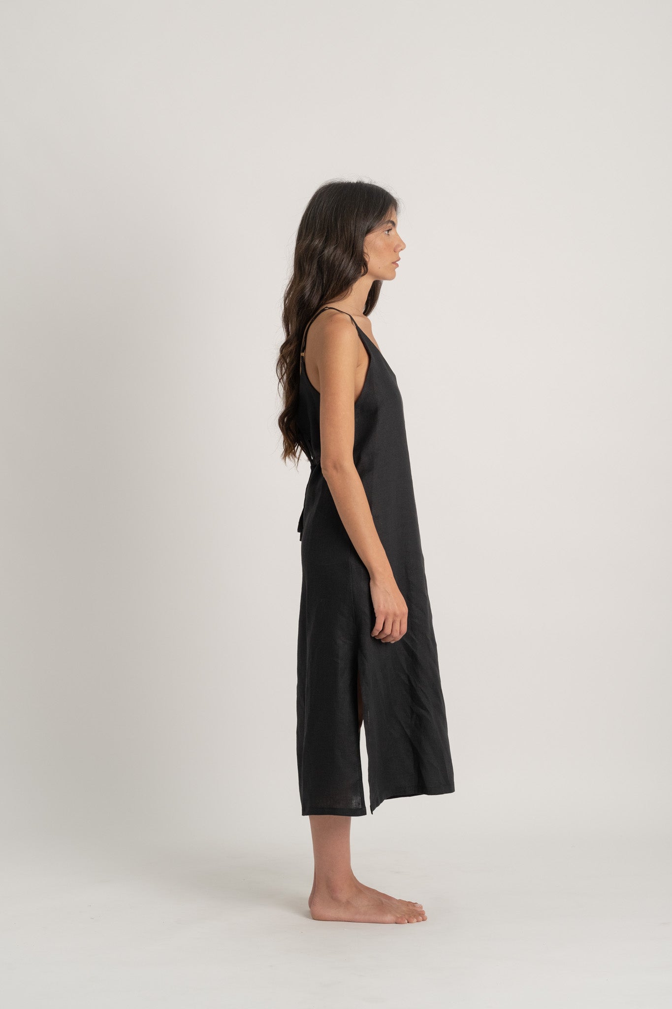 Basique Linen Slip Dress Black Luxmii