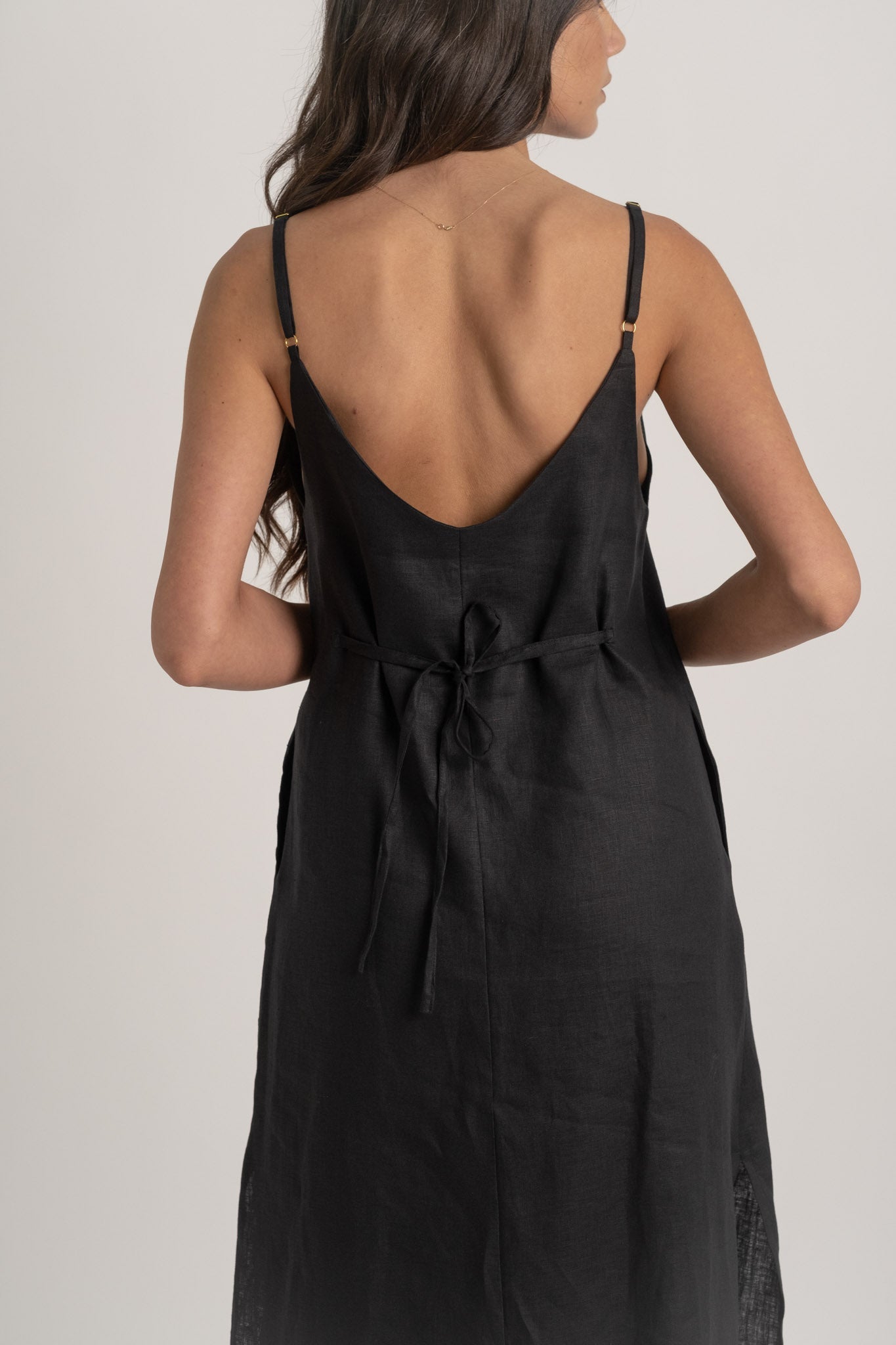 Basique Linen Slip Dress Black Luxmii