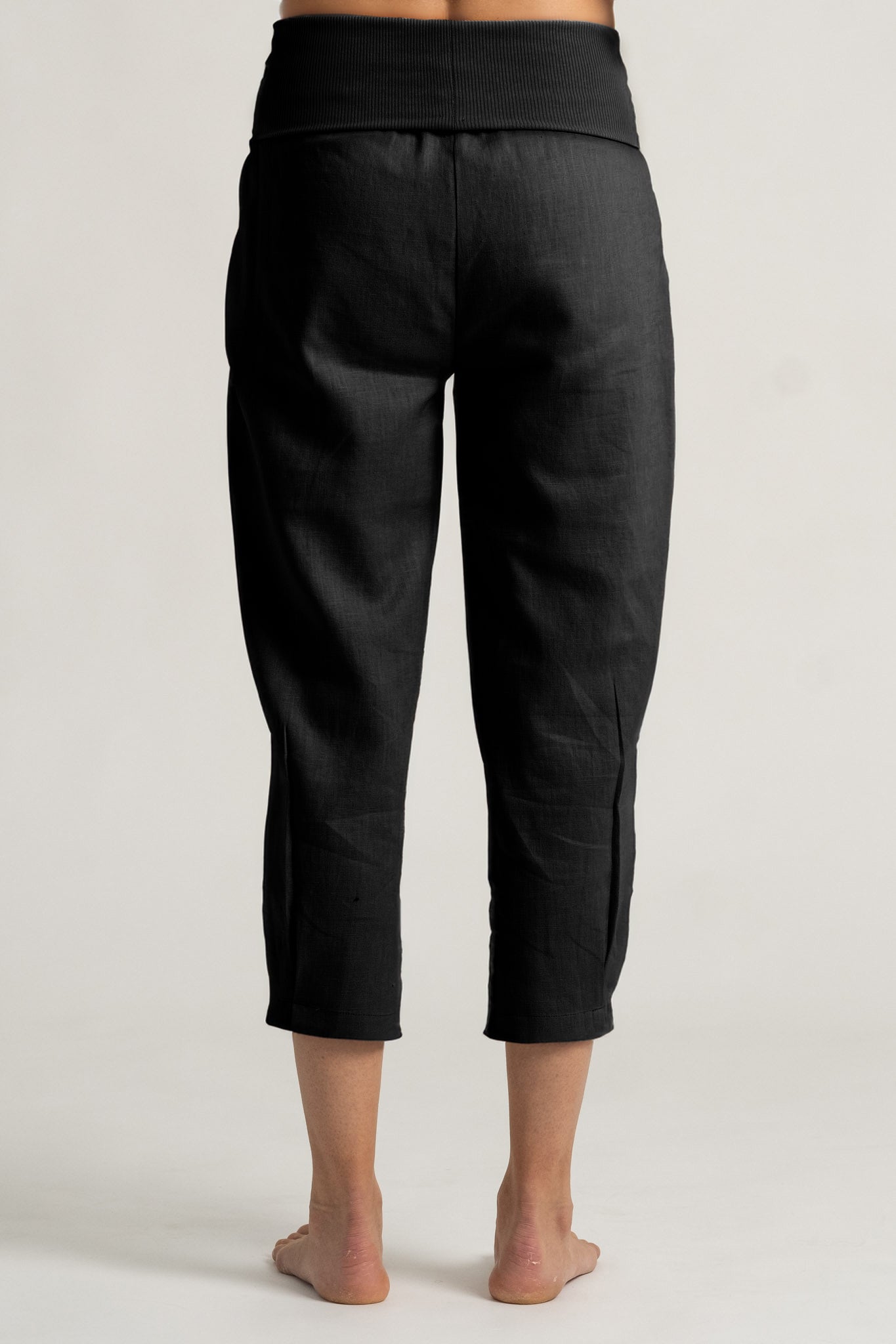 Eos Cropped Linen Pant Black Luxmii