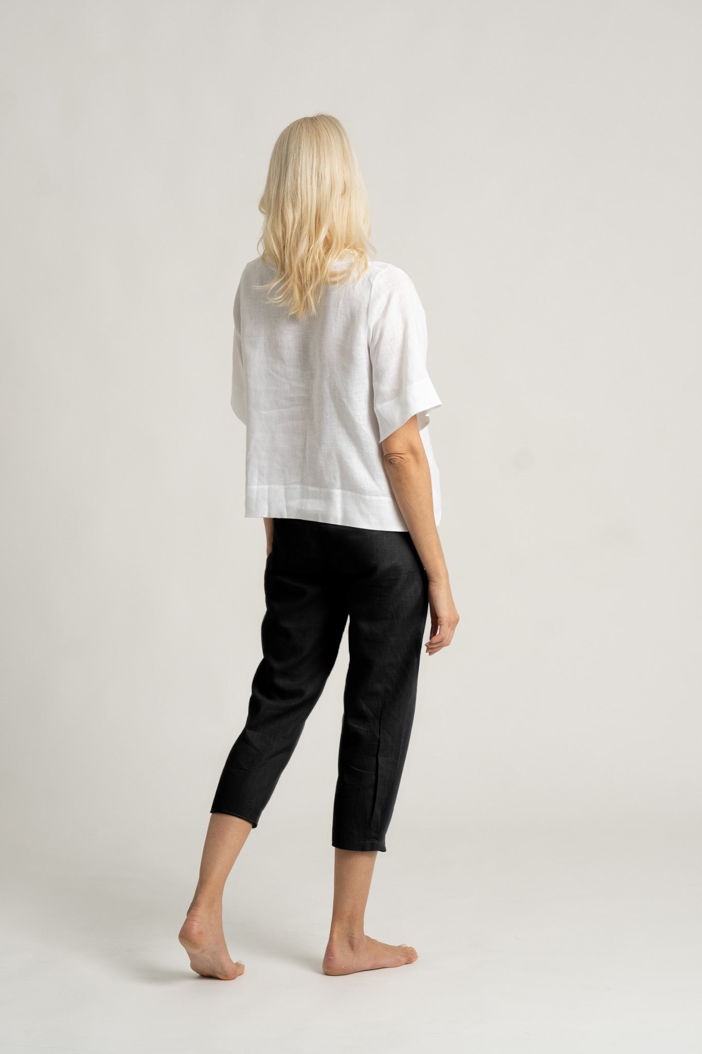 Eos Cropped Linen Pant Black Luxmii