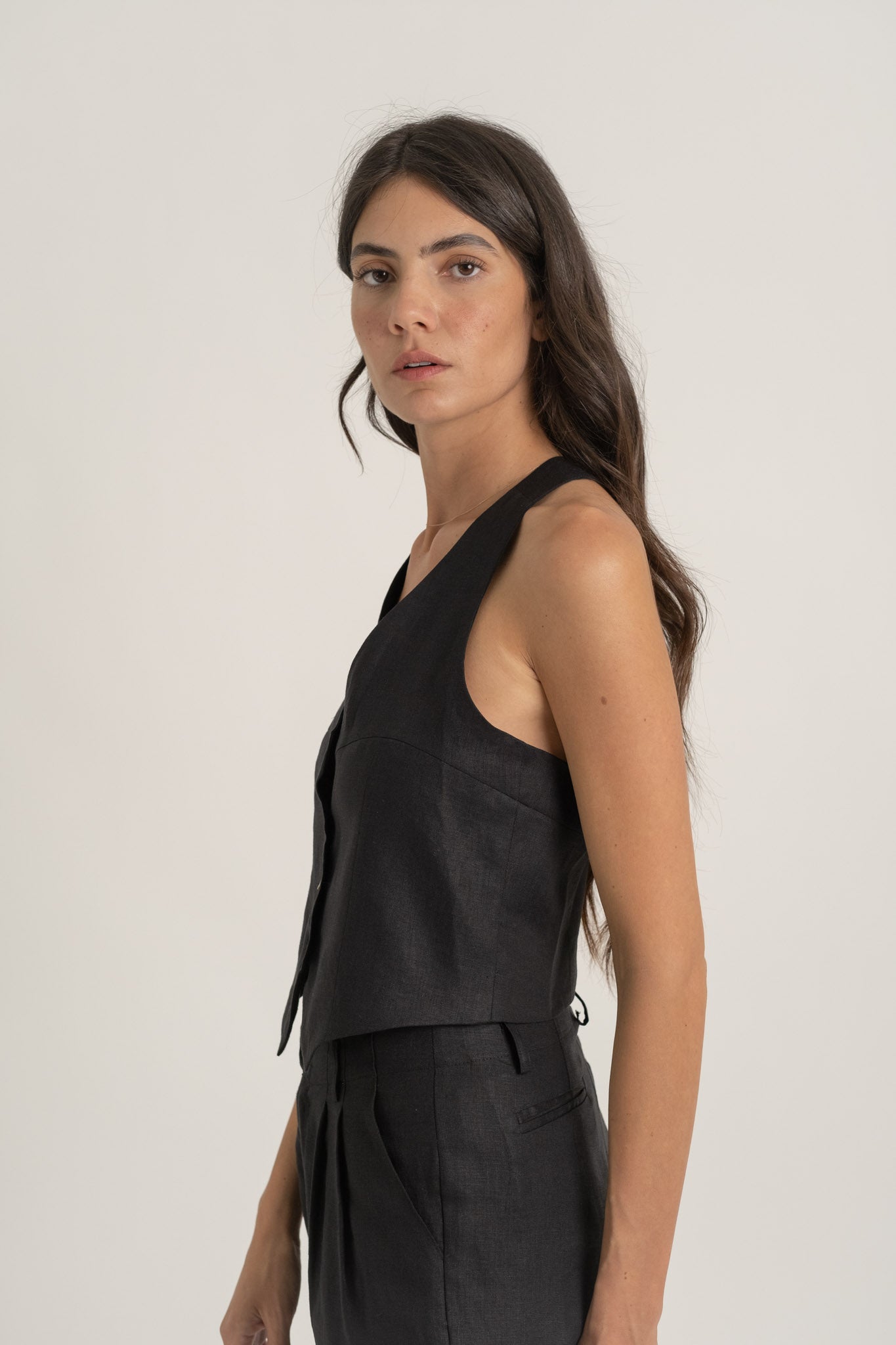 Figurati Linen Gilet Top Black Luxmii