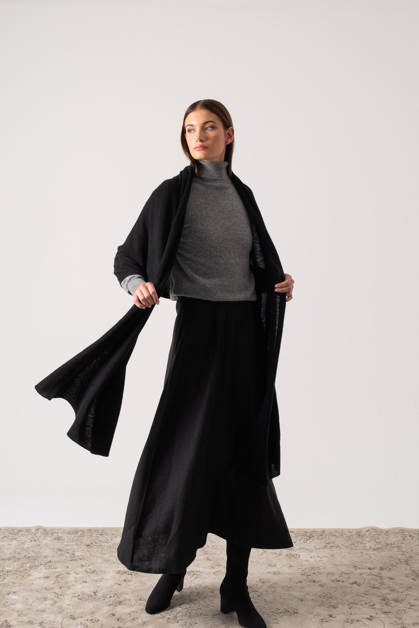 Fluire Cashmere Wrap Black Luxmii