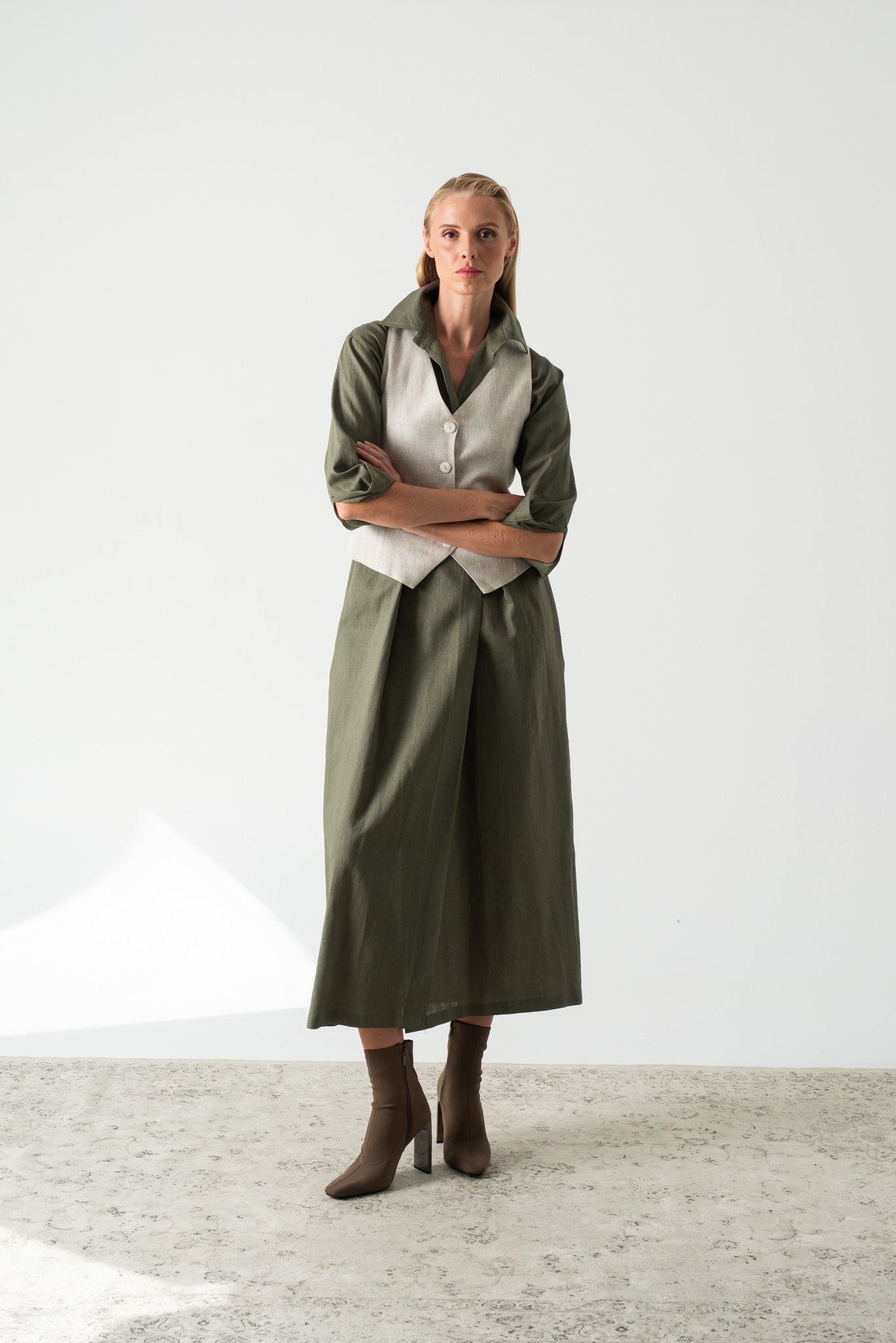 Halvar Linen Maxi Dress Khaki Luxmii