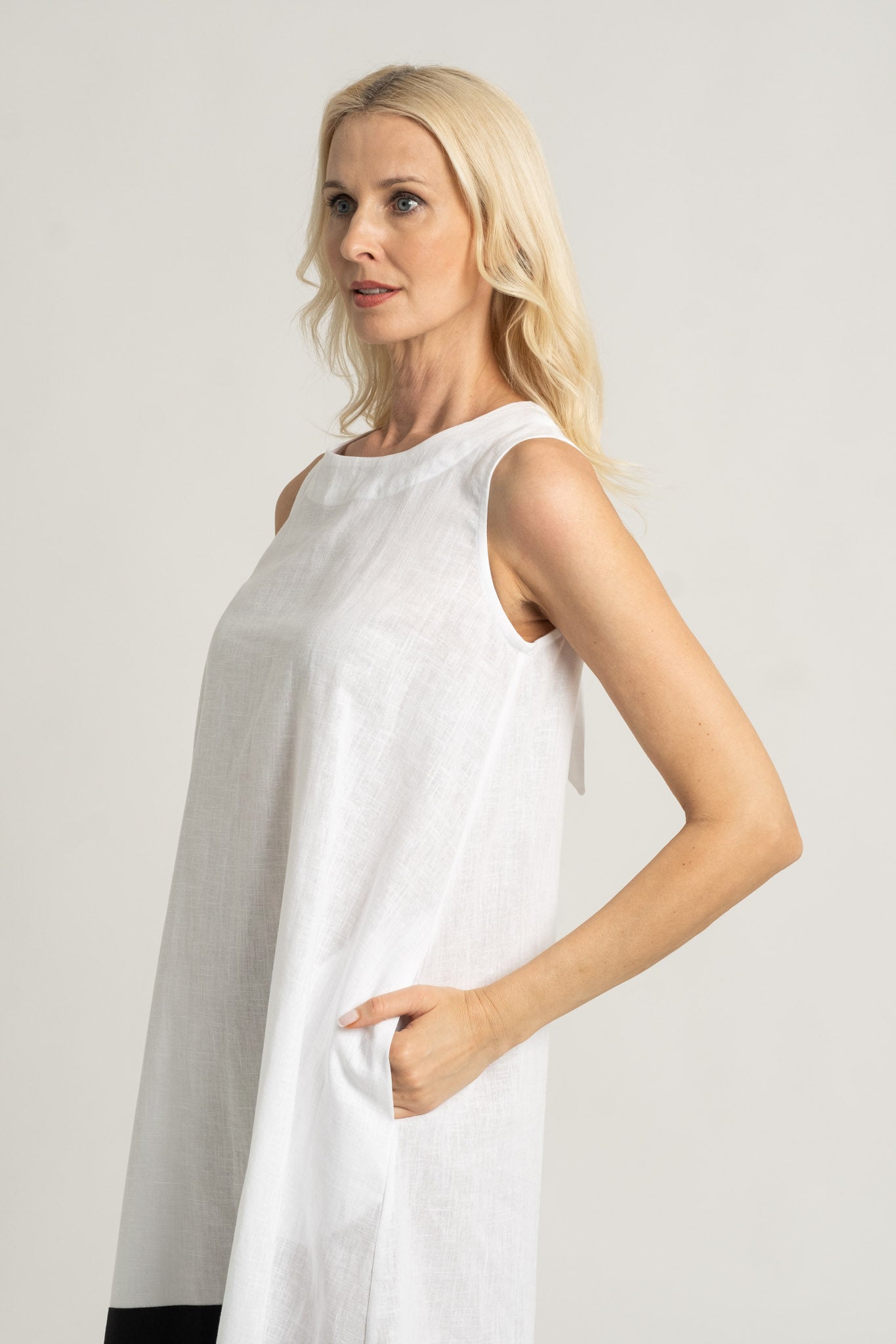 Illya Midi Dress White II Luxmii