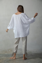 Relaxed Pallocino Linen Top White + Tie-Knot Linen Capri Pants Oatmeal Luxmii