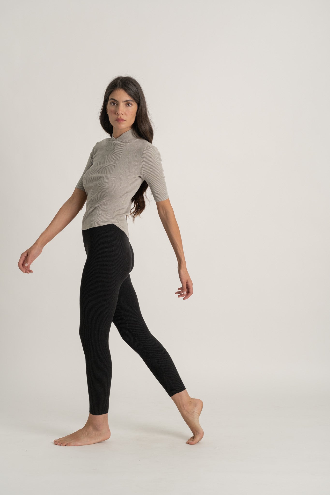 Ribbed Linen Entonnoir Top in Pebble Grey Luxmii