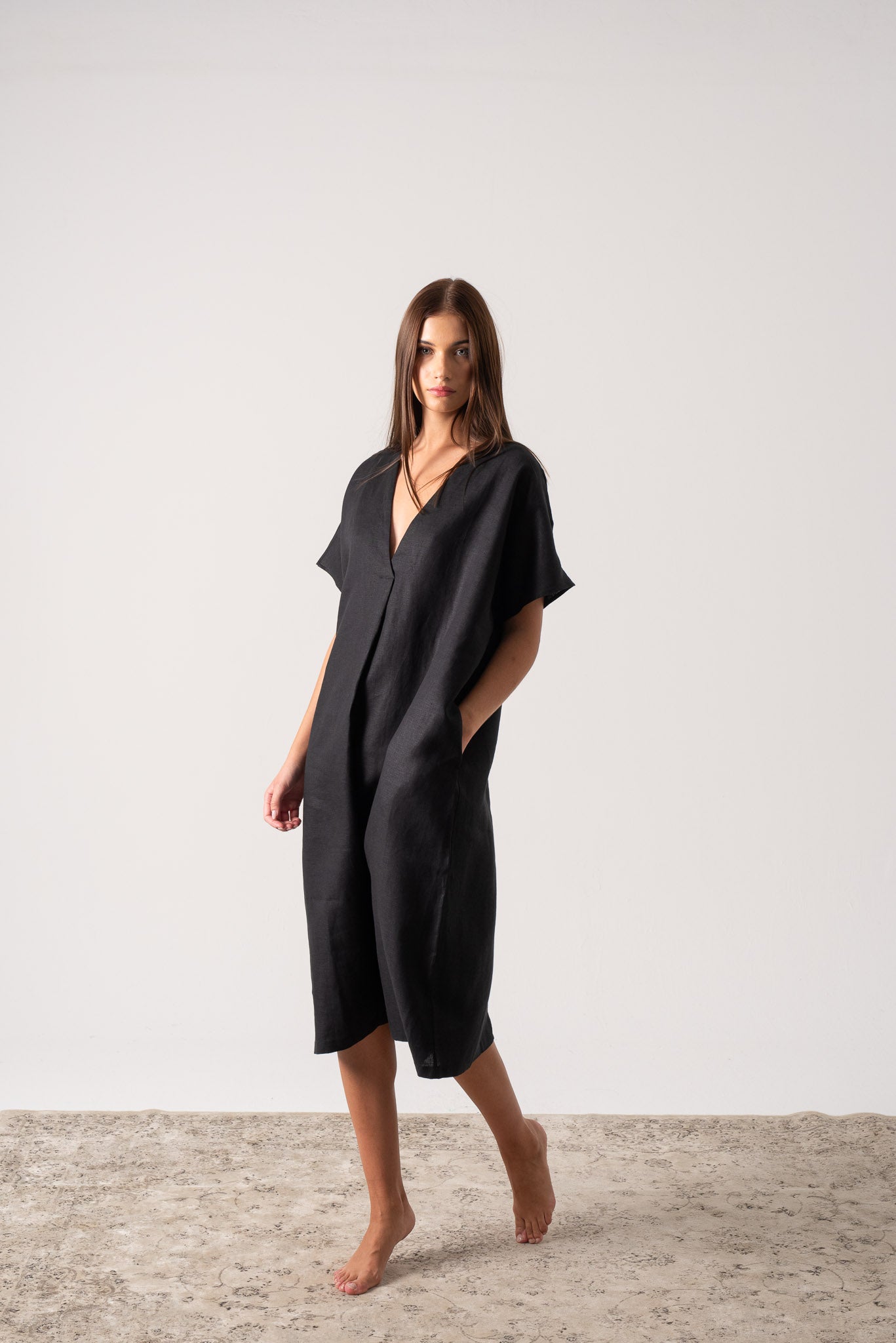 Vacanza Linen Kaftan Black Luxmii