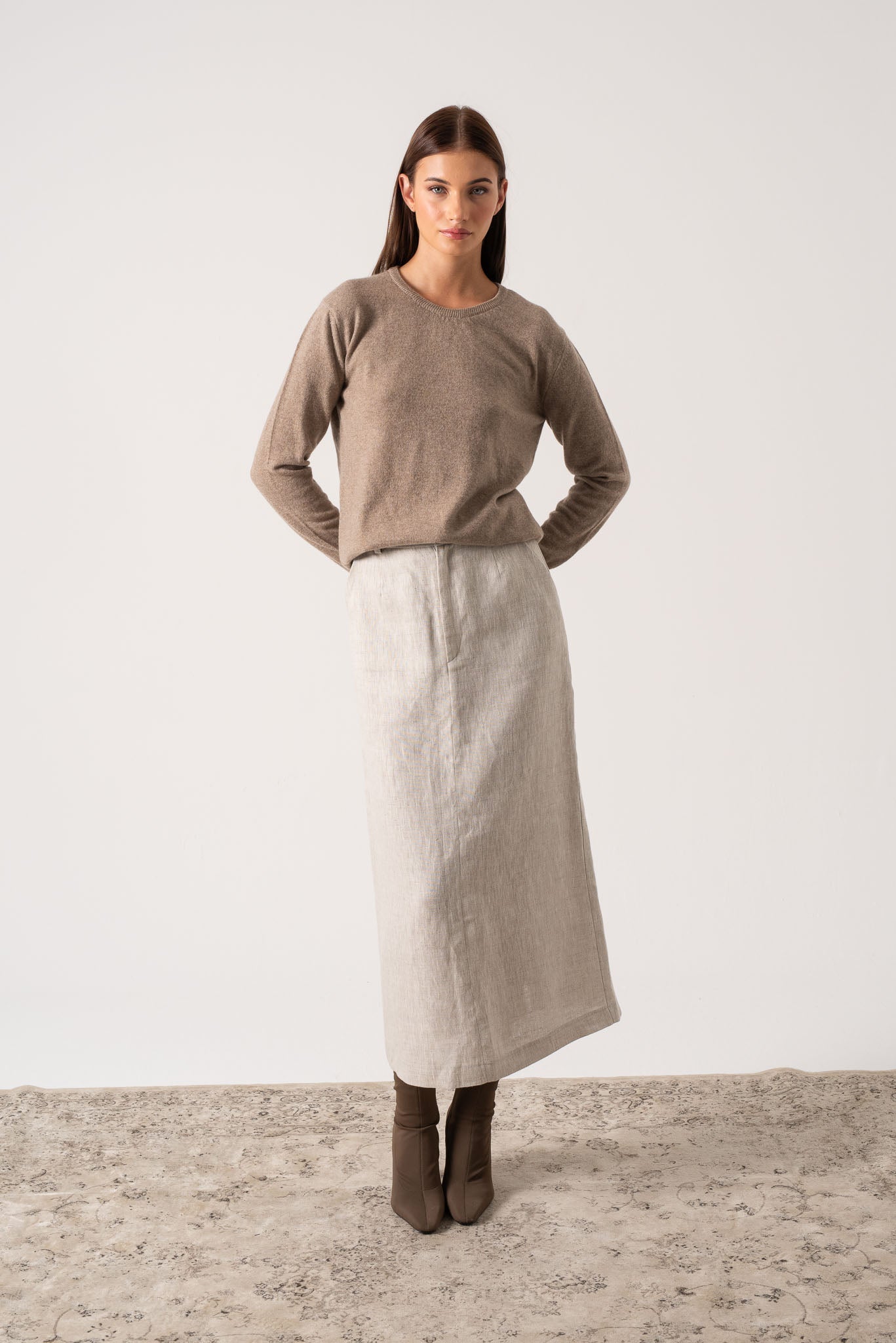 Velare Crewneck Cashmere Sweater Taupe Luxmii