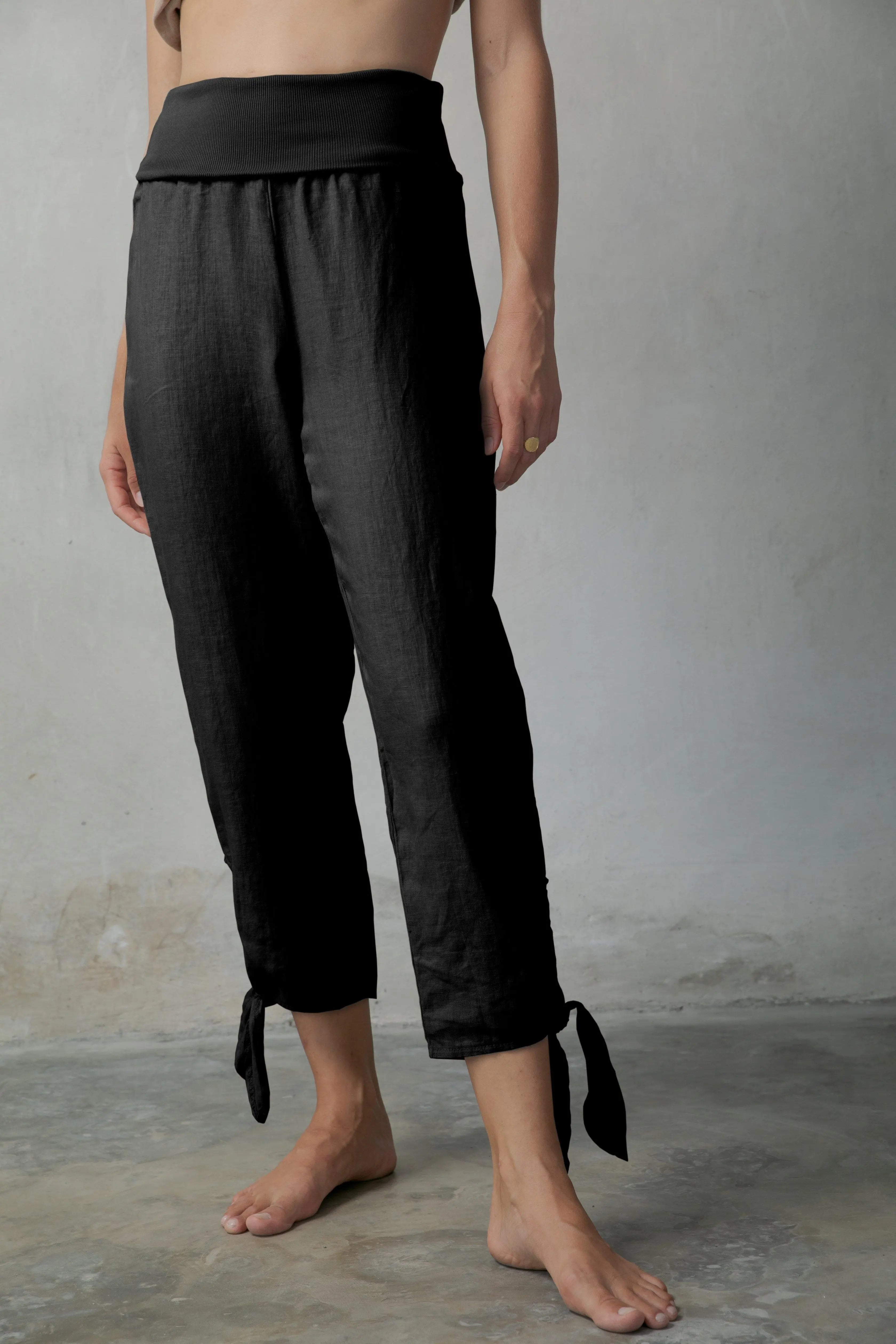 Tie-Knot Linen Capri Pants Black - Luxmii